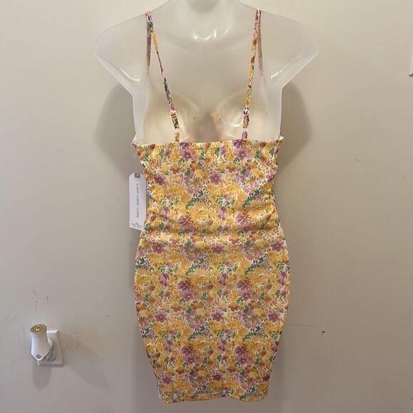 Almost Famous Floral Yellow Bodycon Dress Spring Easter Medium M NWT - Picture 6 of 9